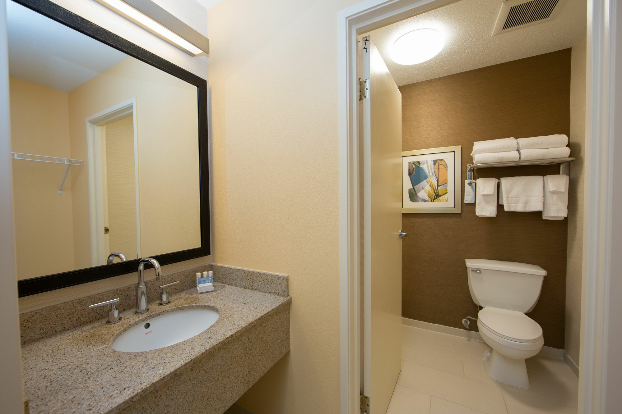 Fairfield Inn & Suites Burlington Exterior foto